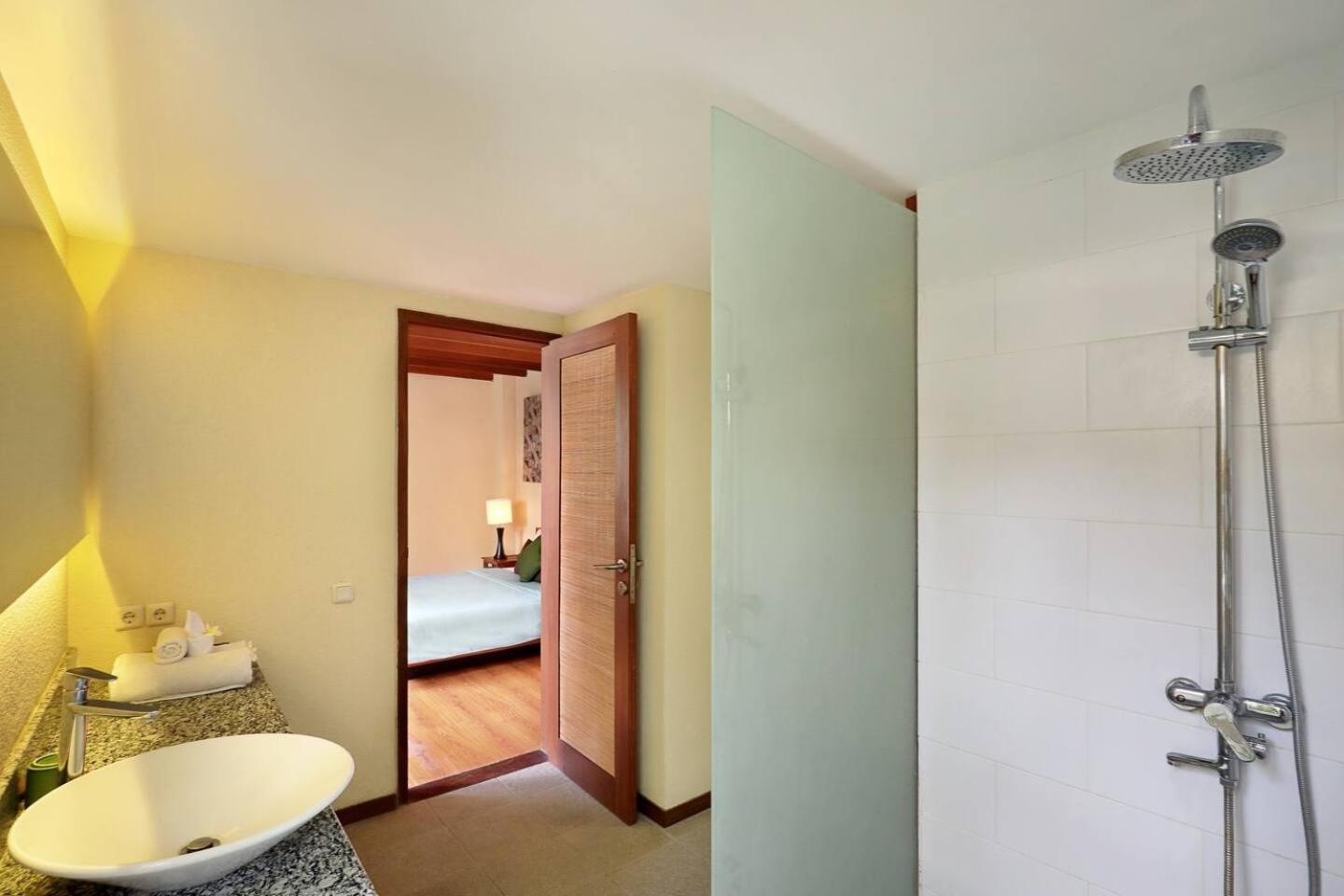 Super Value 4 Bedroom, Walk To Bintang Supermarket Seminyak  Ngoại thất bức ảnh