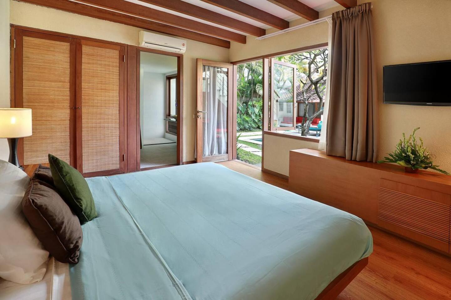 Super Value 4 Bedroom, Walk To Bintang Supermarket Seminyak  Ngoại thất bức ảnh